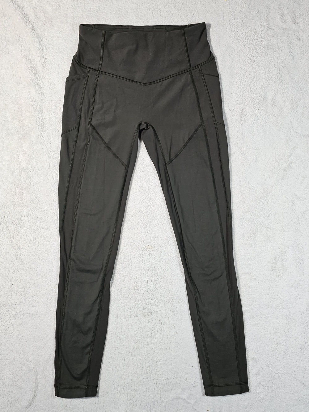 Lululemon Green Women's Active Leggings.